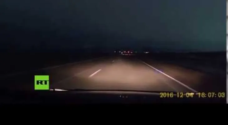 Rusia: Explosión de un meteorito ilumina el cielo de Siberia (VIDEO)