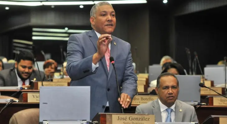 Bloque del PRD pedirá expulsión del diputado Santo Ramírez