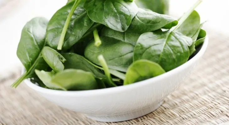 10 beneficios que desconocías de la espinaca