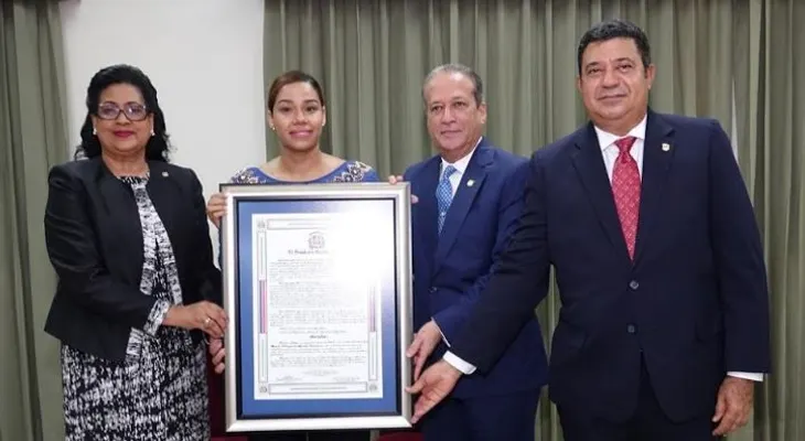 Senado reconoce a la maestra y chef internacional María Altagracia Marte