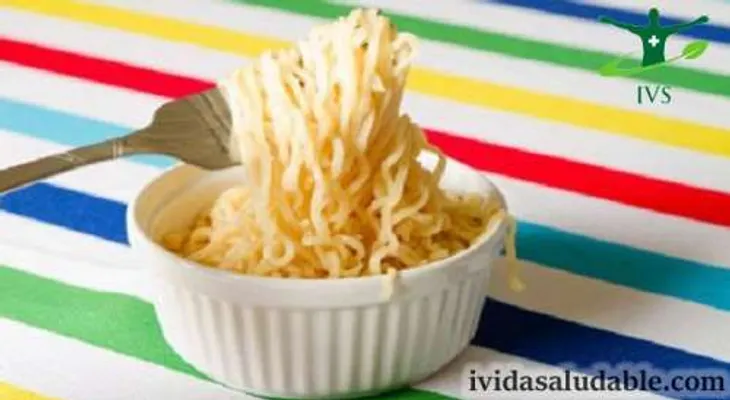 Sopas instantáneas; comida que te matan  (VIDEO)