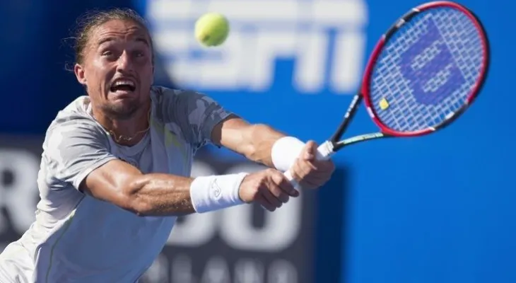 Alexandr Dolgopolov elimina&nbsp;a David Ferrer en la segunda ronda del Abierto Mexicano