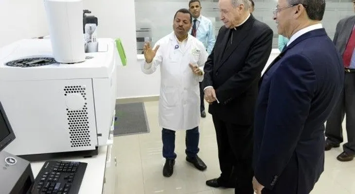Cardenal elogia avances Dirección General de Aduanas