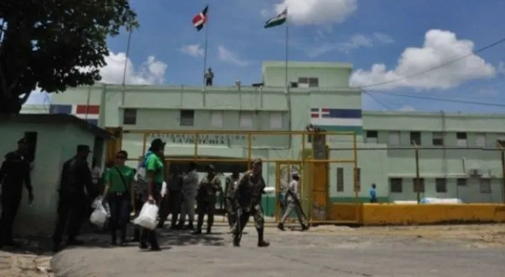 Se fugan tres presos de La Victoria; apresan dos