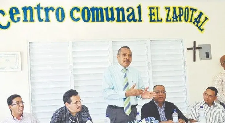 Buscan solución a crisis de agua en Baní