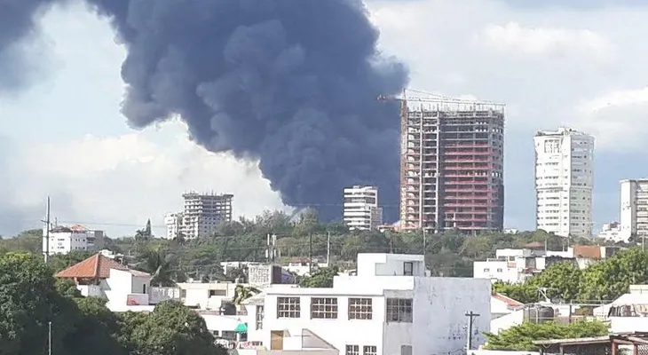 Video: reportan fuego en fábrica de plástico Duralón, Zona Industrial de Herrera