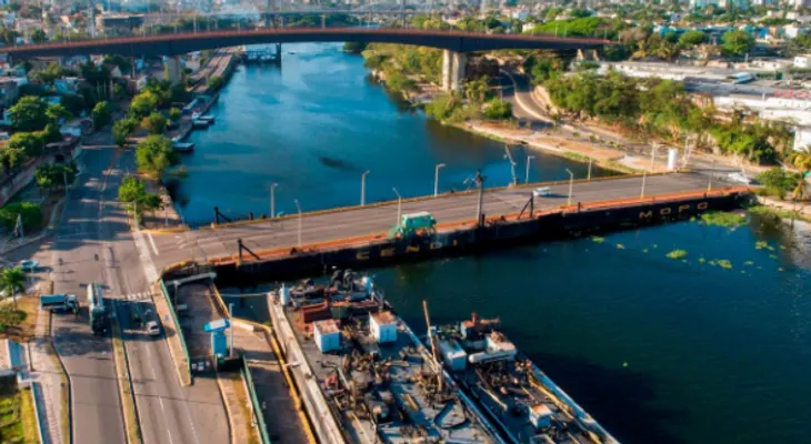 Obras Públicas cerrará este sábado el Puente Flotante por dos horas