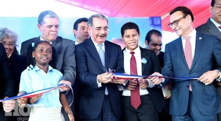 Presidente Medina entrega 75 aulas en Santo Domingo, San Pedro y Hato Mayor 