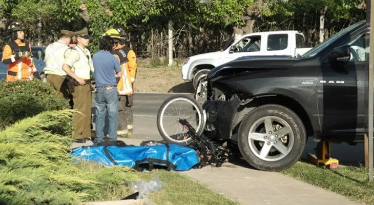 Hombre de 68 años muere al ser arrollado por camioneta