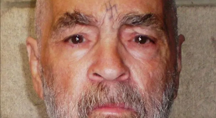 Hospitalizan de gravedad al asesino Charles Manson