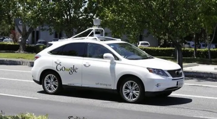 Auto sin conductor de Google tiene accidente vial 