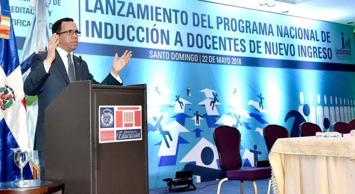 Navarro lanza sistema nacional de inducción a docentes de nuevo ingreso