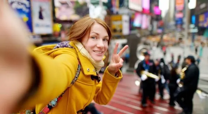 Por qué es tan peligroso sacarse selfies haciendo el símbolo de la paz