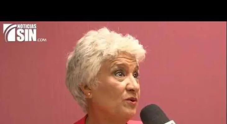 Hija del general Pupo Román presenta libro "Nuestras Lagrimas Saben a Mar"