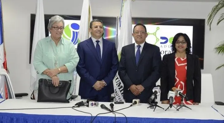 Aduanas firma Acuerdos con Salud Pública, Agricultura y Pro Consumidor