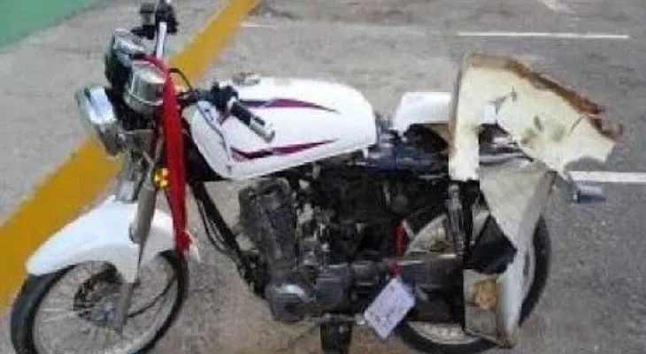 Apresan hombre con diez paquetes de marihuana escondidos en una motocicleta