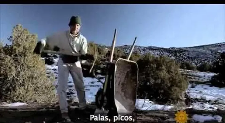 Se aisló en el desierto por 25 años. Lo que descubrieron dentro de su cueva? ¡IMPOSIBLE! (VIDEO)