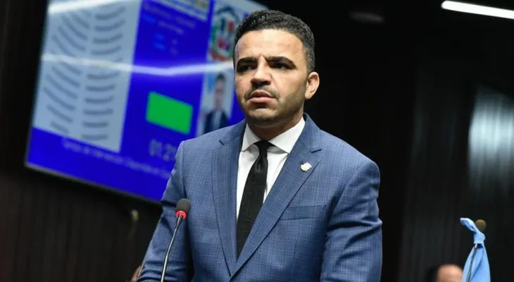 Nelson Saulo Vega anuncia renuncia "irrevocable" como diputado del PLD por San Cristóbal