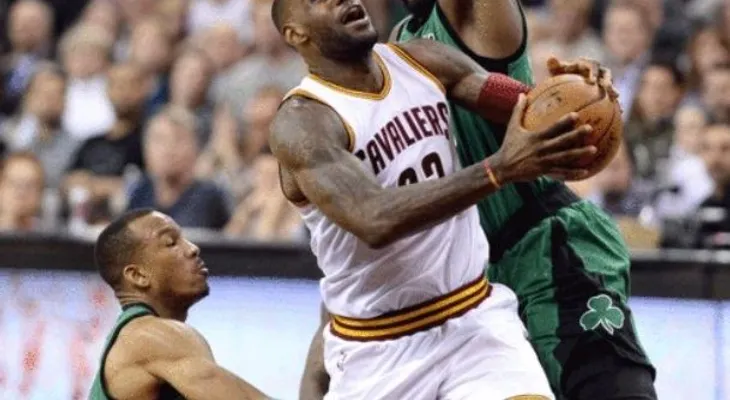 LeBron Jame le pasa a Tim Duncan en la lista anotadores de todos los tiempos en la NBA