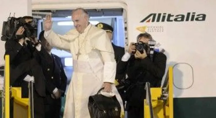 El papa agradece con un tuit en español gira por Ecuador, Bolivia y Paraguay