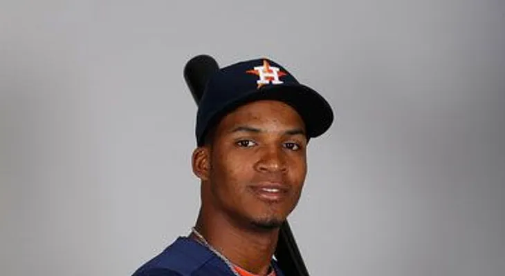 Escogido adquiere a Jimmy Paredes en un cambio con los Gigantes