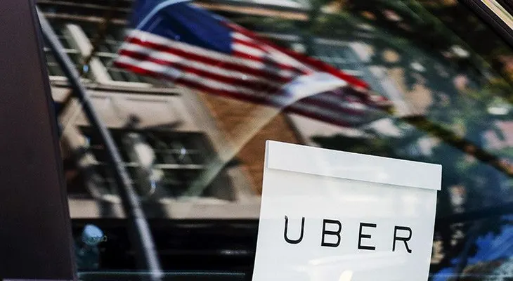 ¿Expansión o epidemia?: Por qué el servicio Uber destruye la economía tal y como la conocemos