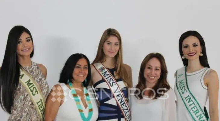 Cisneros Media entrega donativo para prevención del embarazo en adolescentes