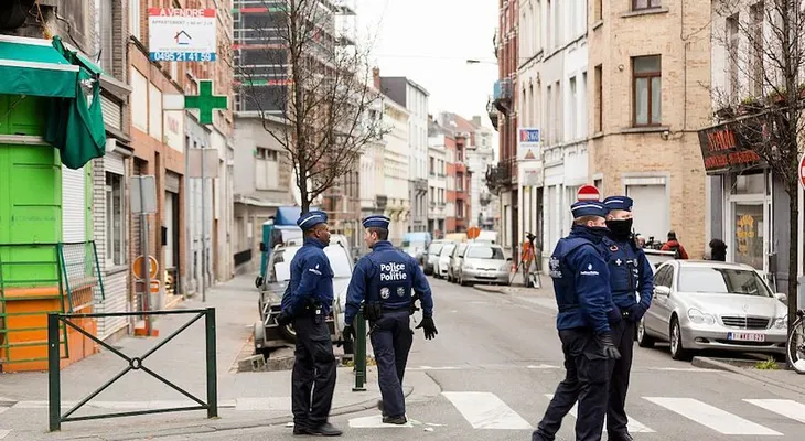 Bélgica busca a un nuevo sospechosos de los ataques de París