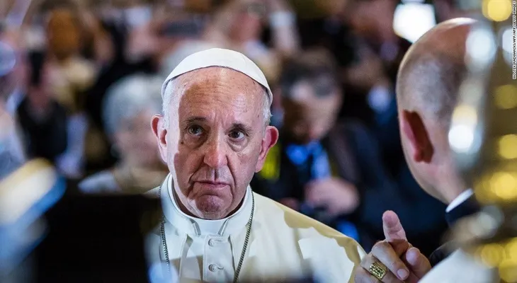Conservadores acusan al papa Francisco de difundir herejías