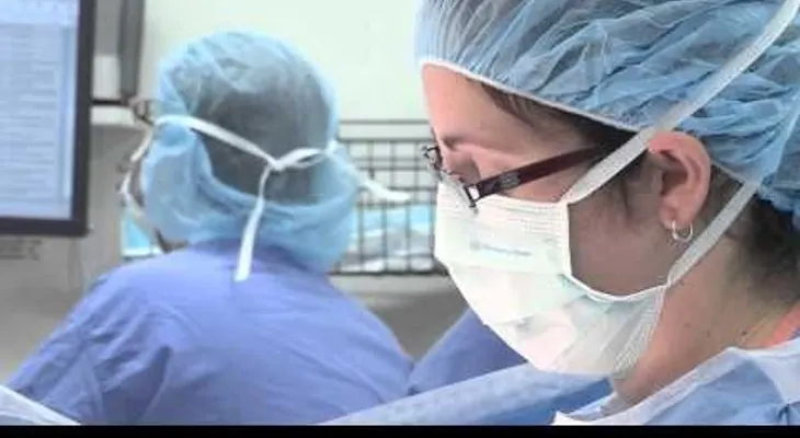 El vientre de la mujer con moretones, sorprendió a los médicos? ¡Increíble!  (VIDEO)