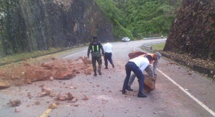 Reportan deslizamientos de tierra en Samaná
