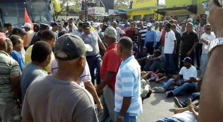 Hieren uno durante protesta por carretera en Imbert