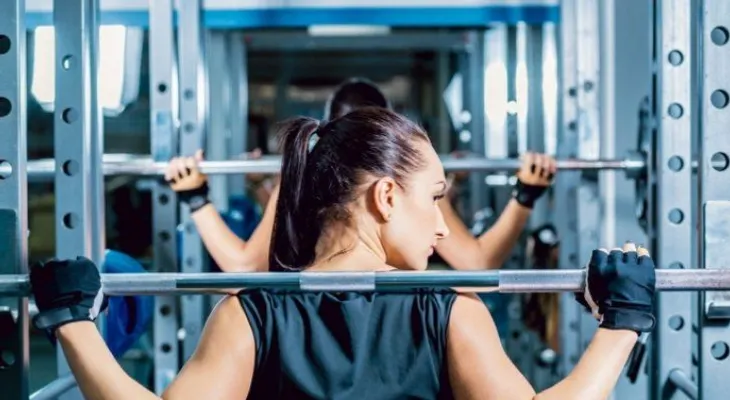 Entrenar en hora de almuerzo requiere algunos cambios alimenticios