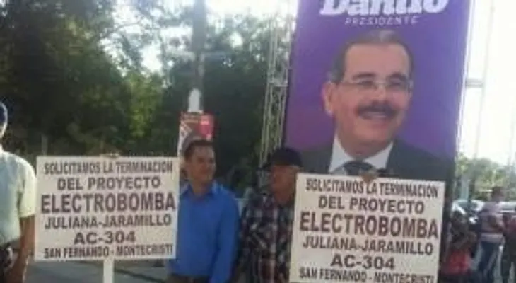 Agricultores de Montecristi reciben a Danilo con una protesta