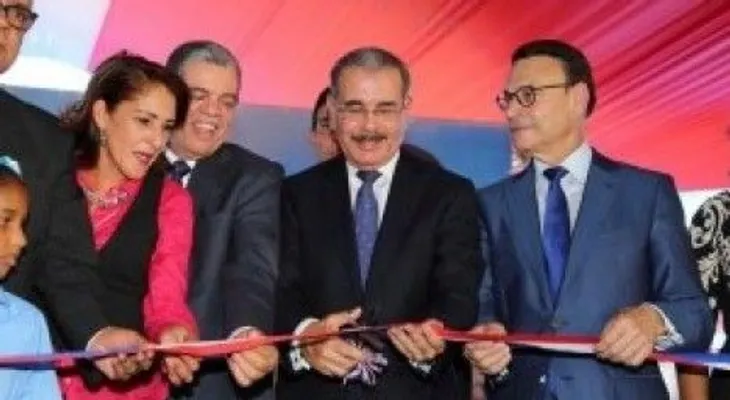 Presidente Medina inaugura 4 escuelas en Valverde