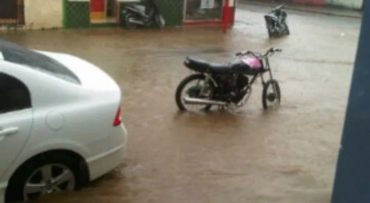 Lluvias inundan Hato Mayor