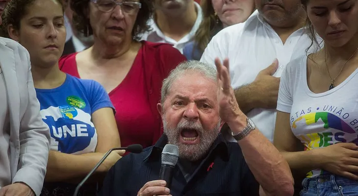 "No era necesario el allanamiento. Esto es un circo mediático", dice Lula da Silva de su captura