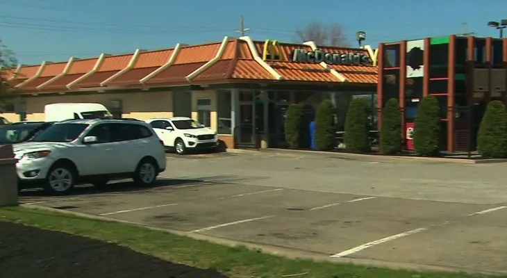 "Por la boca muere el pez": Unos pollos y unas papas de McDonald s condujeron hasta el asesino de Facebook
