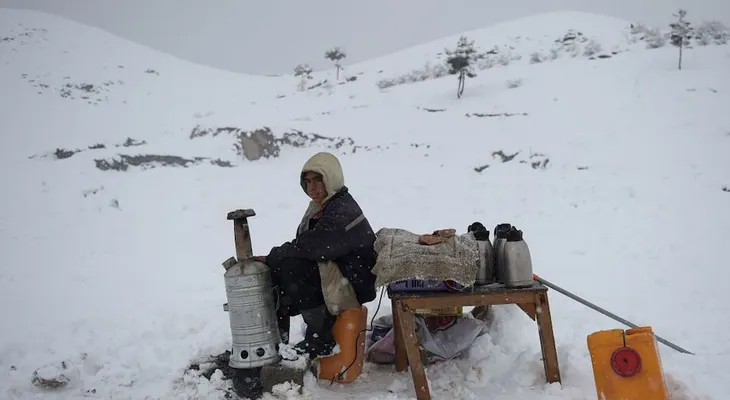 Más de un centenar de personas mueren por avalanchas en Afganistán y Pakistán