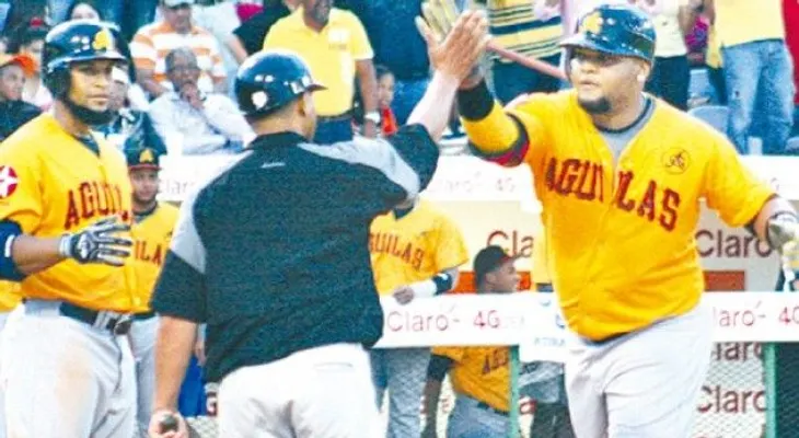 Los Gigantes  y las Águilas ganan 