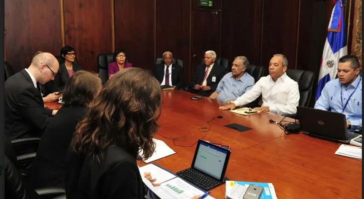 CDEEE presenta informe de gestión a misión del FMI 