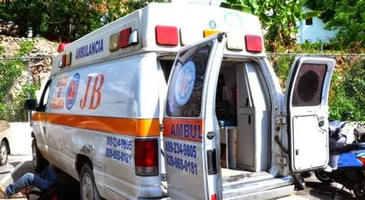 "Me arrestaron antes de morir la bebé"', dice chofer de la ambulancia detenida por la DNCD