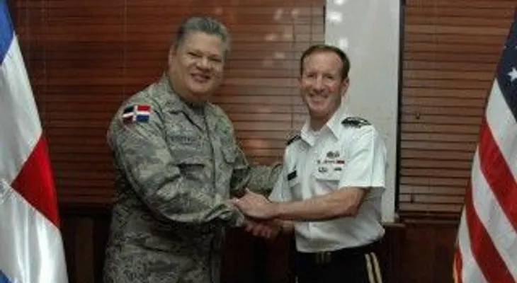 Alto Militar Comando Sur De Estados Unidos visita DNCD.