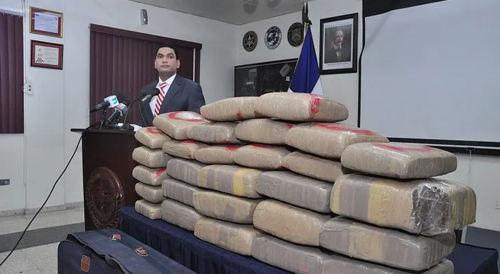 Apresan dos haitianos y un dominicano con 11 pacas de marihuanas