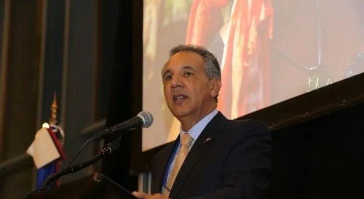 José Ramón Peralta presenta en ONU "Cambiando el rostro de nuestra gente"
