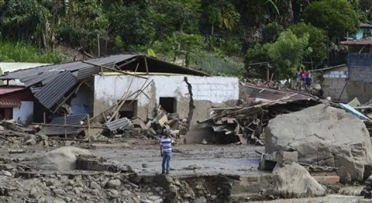 52 muertos en Colombia tras derrumbe por fuertes lluvias