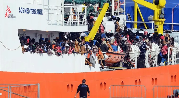 Número récord de rescates en el Mediterráneo, entre acusaciones entre acusaciones de autoridades y ONG
