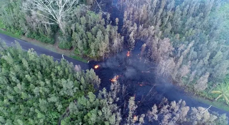  Miles huyen en Hawái tras sismo que desencadenó nuevas erupciones de volcán 