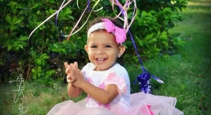 Niña de un año muere y mujer resulta gravemente herida al chocar passola y carro