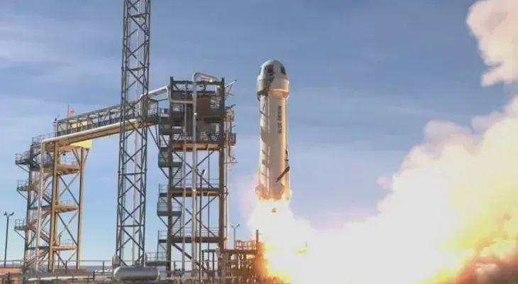 El fundador de Amazon, Jeff Bezos, el hombre más rico del mundo llega al espacio 